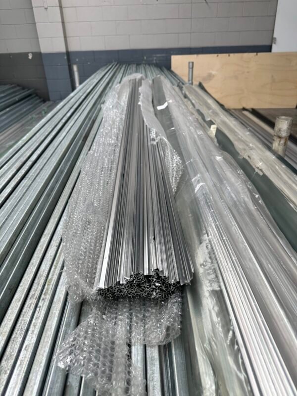 Aluminum External corner joiner for 3mm panels.
