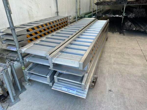 Aluminum loading ramps 2T load capacity 2.3m longX 400mm wide X 80mm Height - one pair.