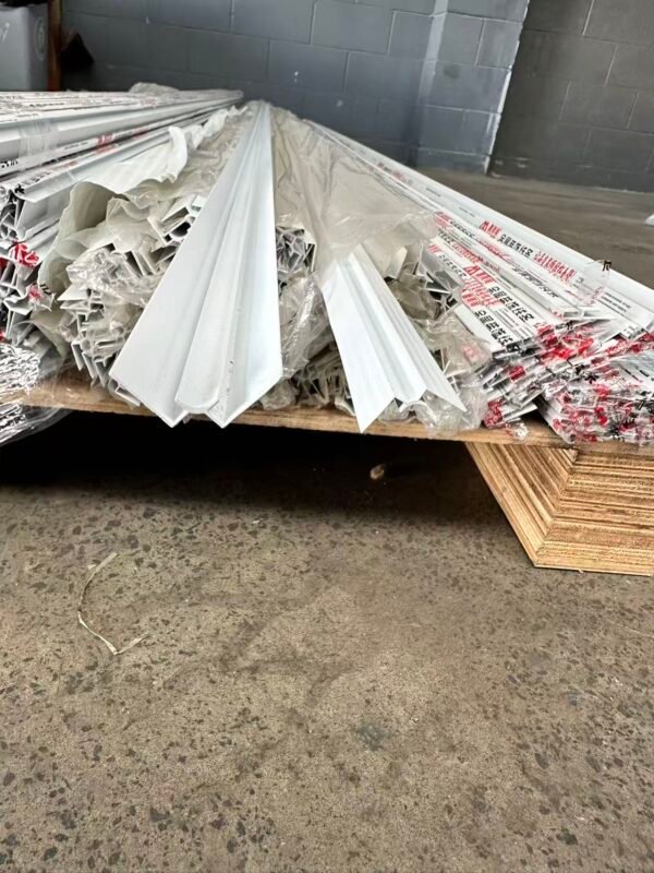 微信图片_20260430153114_634_32 Aluminum flat joiner for 4mm panels.