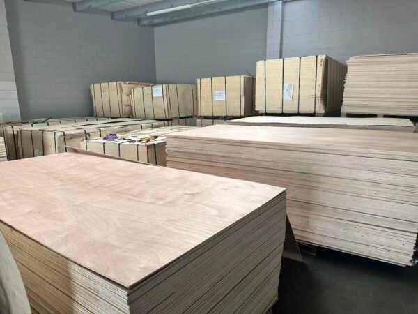 微信图片_20260509144738_707_32 Plywood Sheet 1220 x 2440 x 21mm