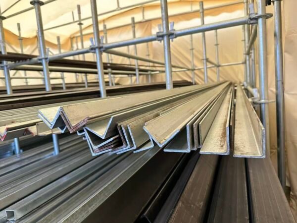 微信图片_20260624105836_859_32 Galv steel angle 50x50x4mmx5.8m long