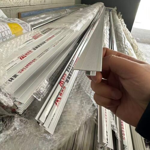 微信图片_20260804160100_953_32 Aluminum flat joiner for 4mm panels.