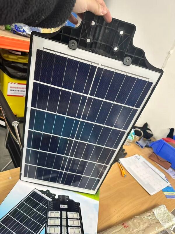 微信图片_20260731170950_941_32 Solar LED Street Light black